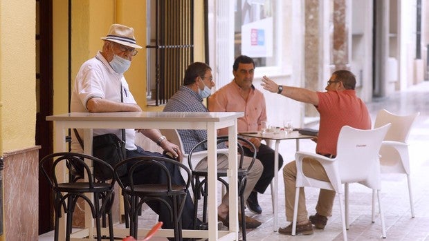 La Junta de Andalucía tomará este lunes nuevas medidas contra la pandemia del coronavirus