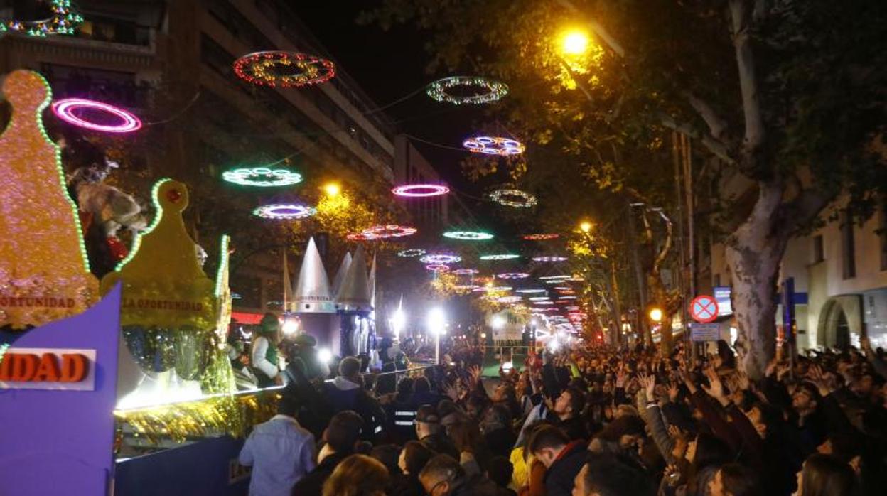 Público en la Cabalgata de las pasadas Navidades en Córdoba