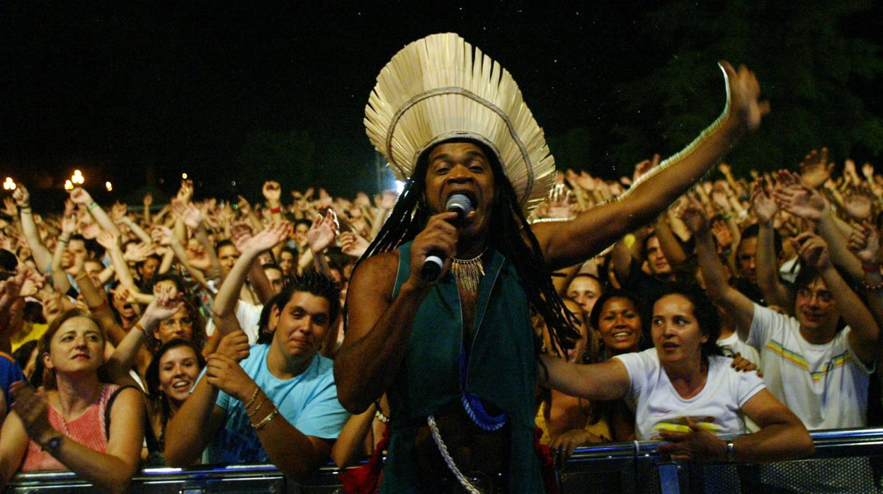 Carlinhos Brown, durante su concierto en el Festival de la Guitarra de Córdoba en 2005