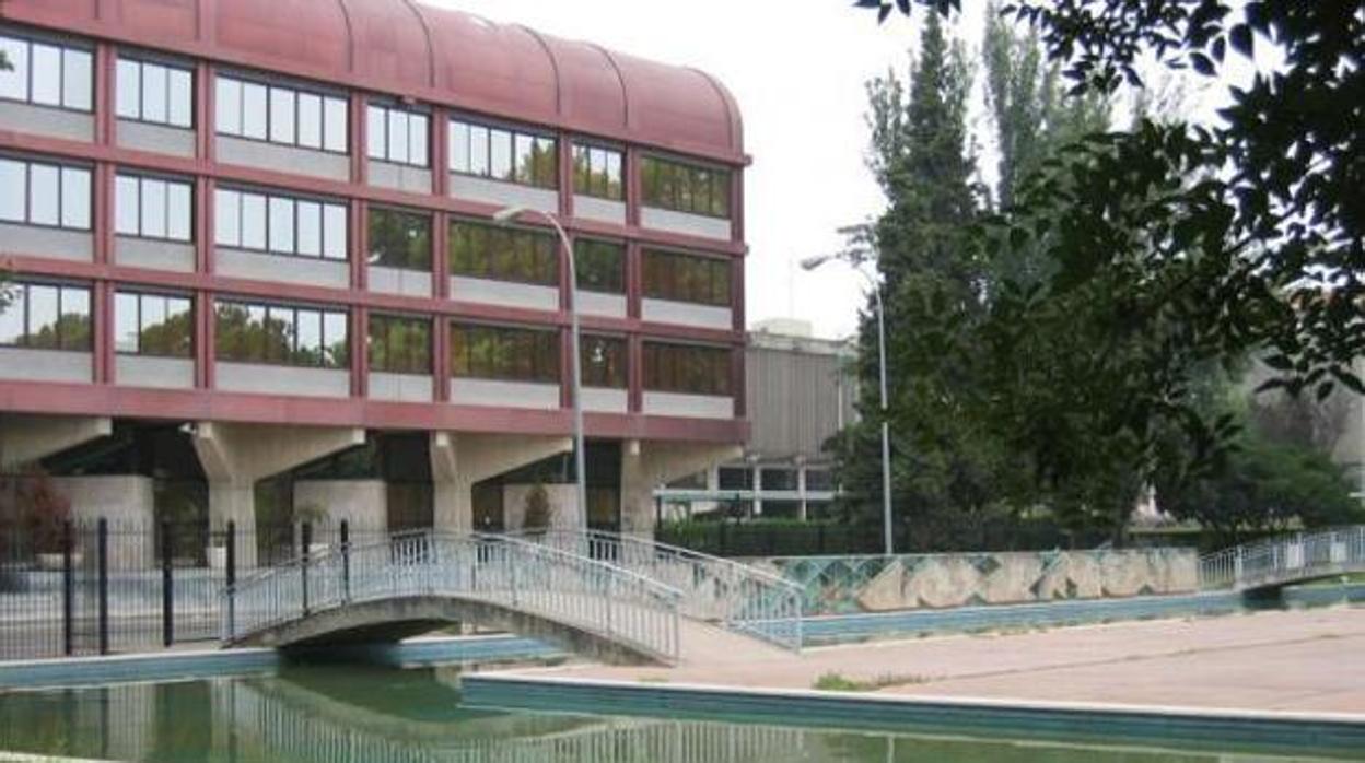 Edificio del Vagón, sede del SEPE, donde han tenido que actuar los bomberos