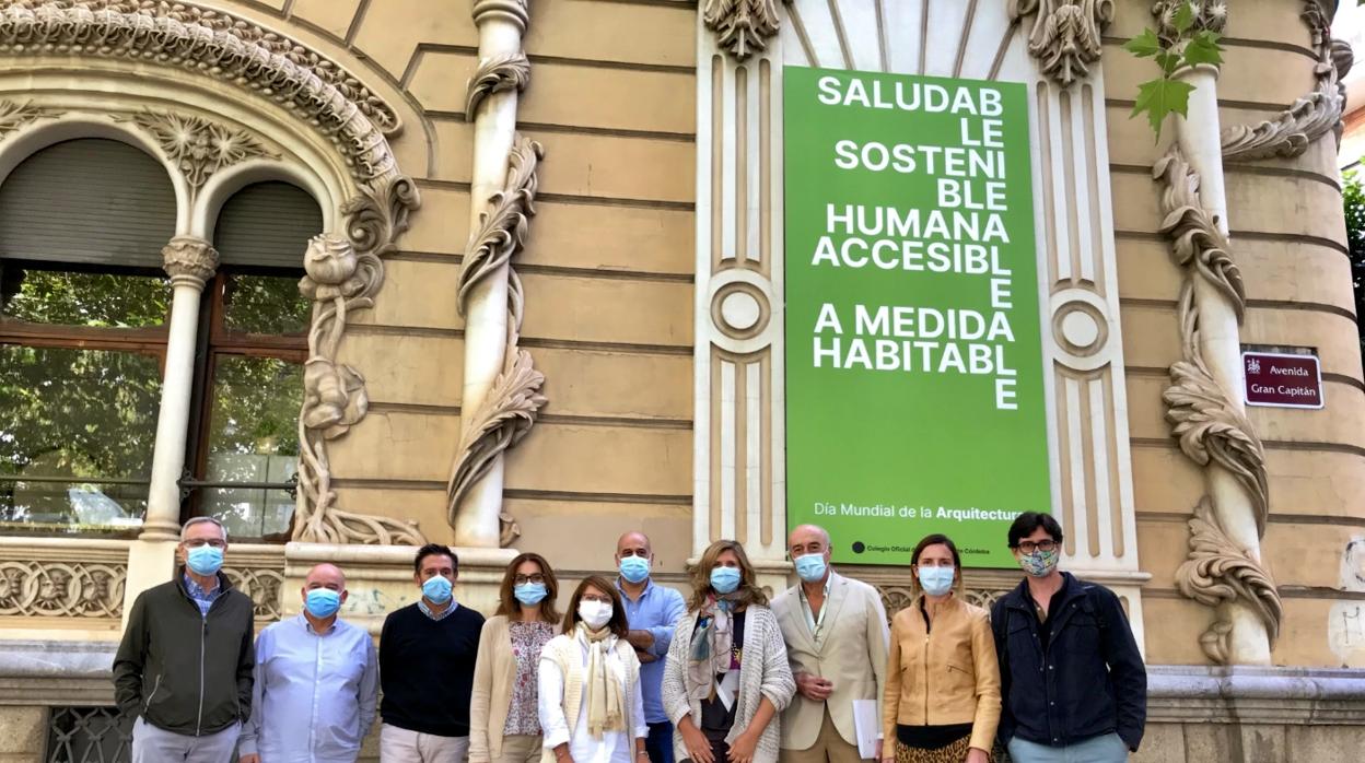 Foto de familia de la Junta Directiva del Colegio de Arquitectos