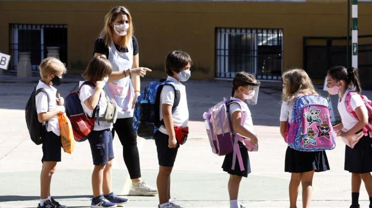 Alumnos en la vuelta al colegio en Córdoba