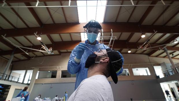 Andalucía ocupa solo el 7,25 por ciento de sus camas Covid con cerca de dos mil contagios diarios