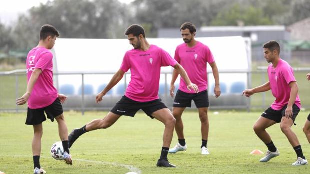 El Córdoba CF visita al CD Badajoz en el último test de pretemproada con sabor a fuego real