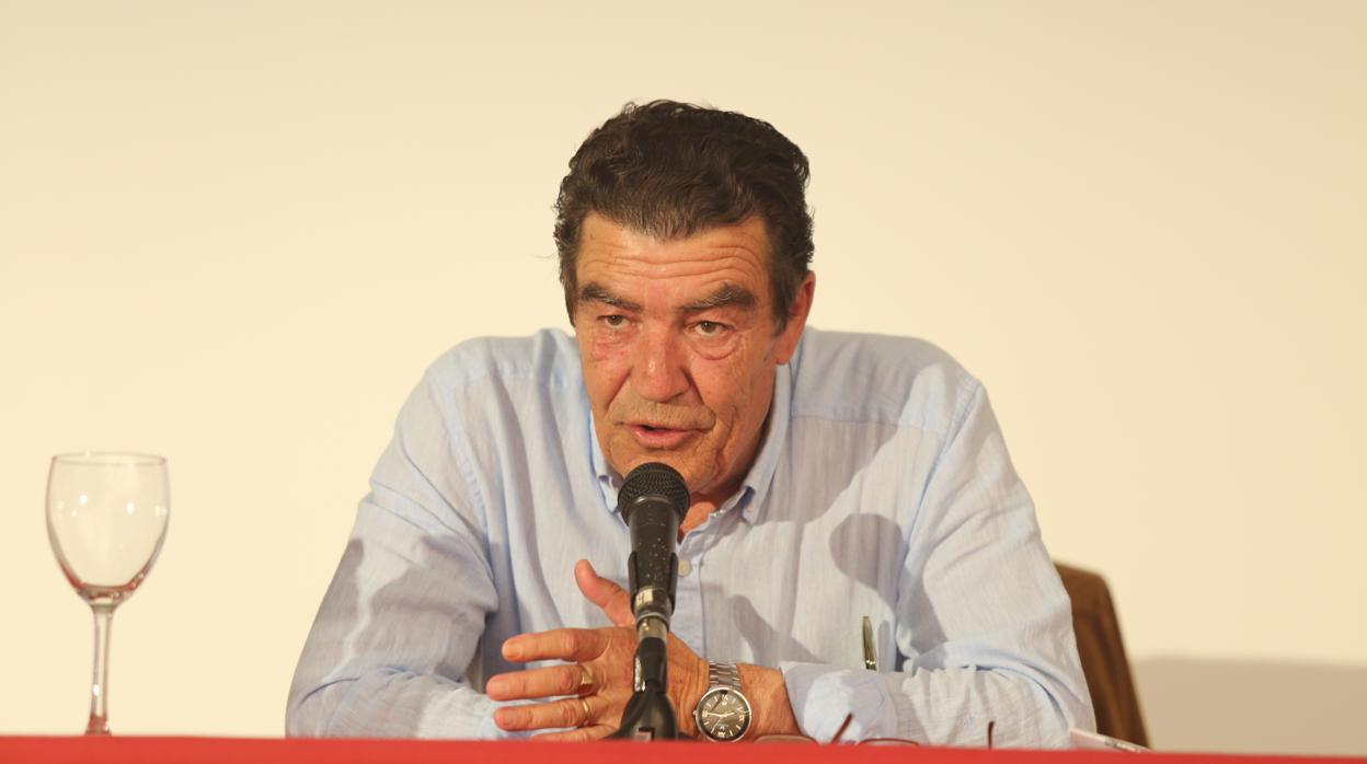 El fue Emilio Calatayud en una conferencia en Sevilla