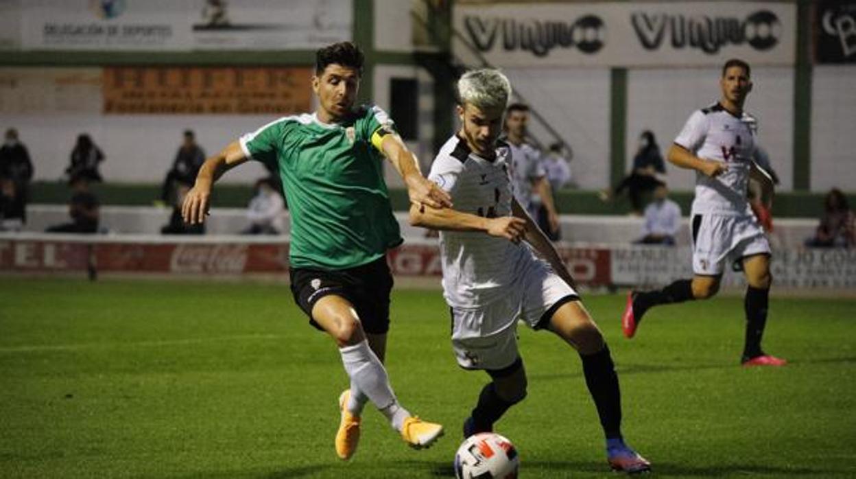 El Pozoblanco, en el partido ante el Córdoba CF durante esta pretemporada