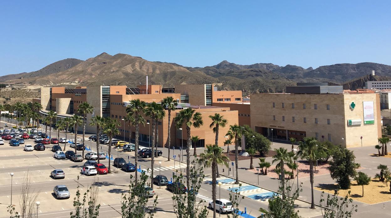 Vista del Hospital de Huércal-Overa donde se ha detectado un brote de coronavirus.