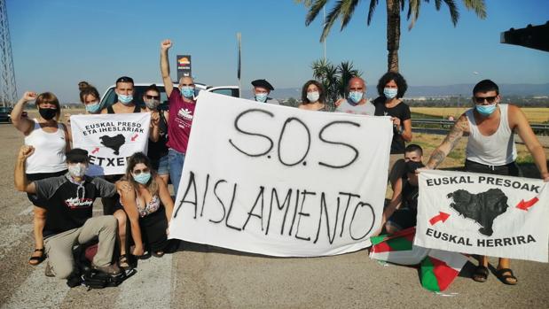 Interior libera a tres etarras que estaban en la cárcel de Córdoba y acerca uno a Logroño en solo tres meses