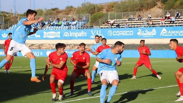 Inicio jerárquico de Salerm Puente Genil y Ciudad de Lucena en Tercera División