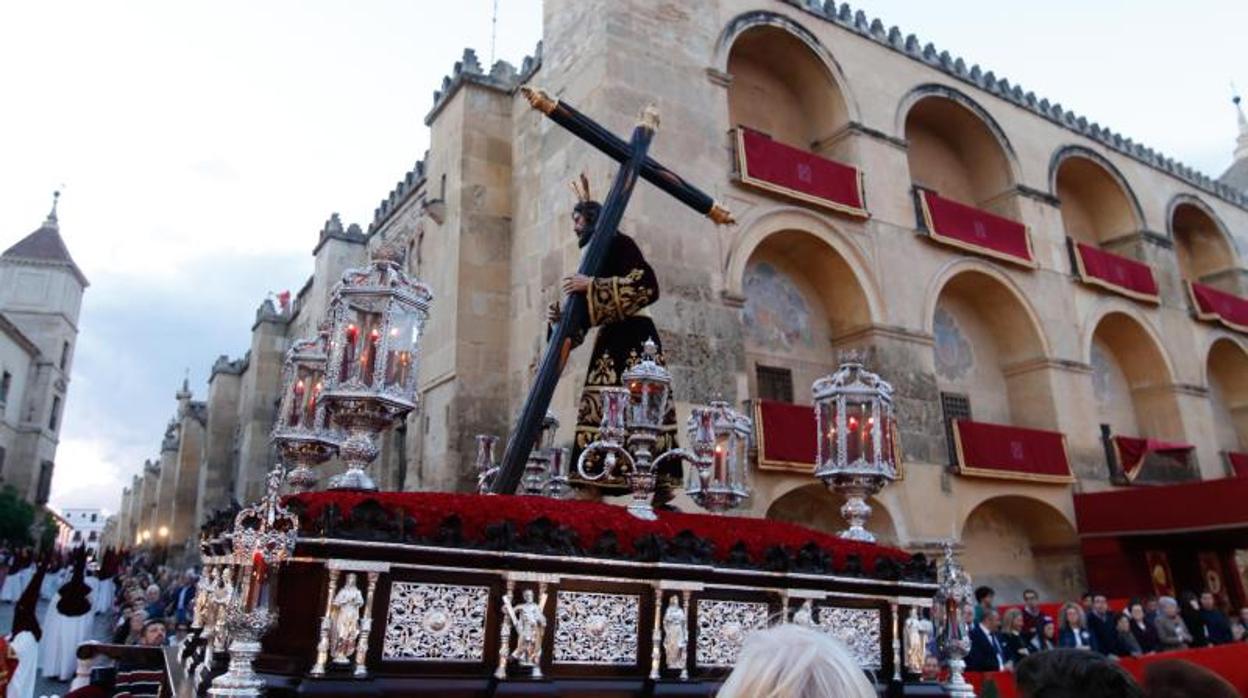 El Señor de los Reyes len la Carrera Oficial