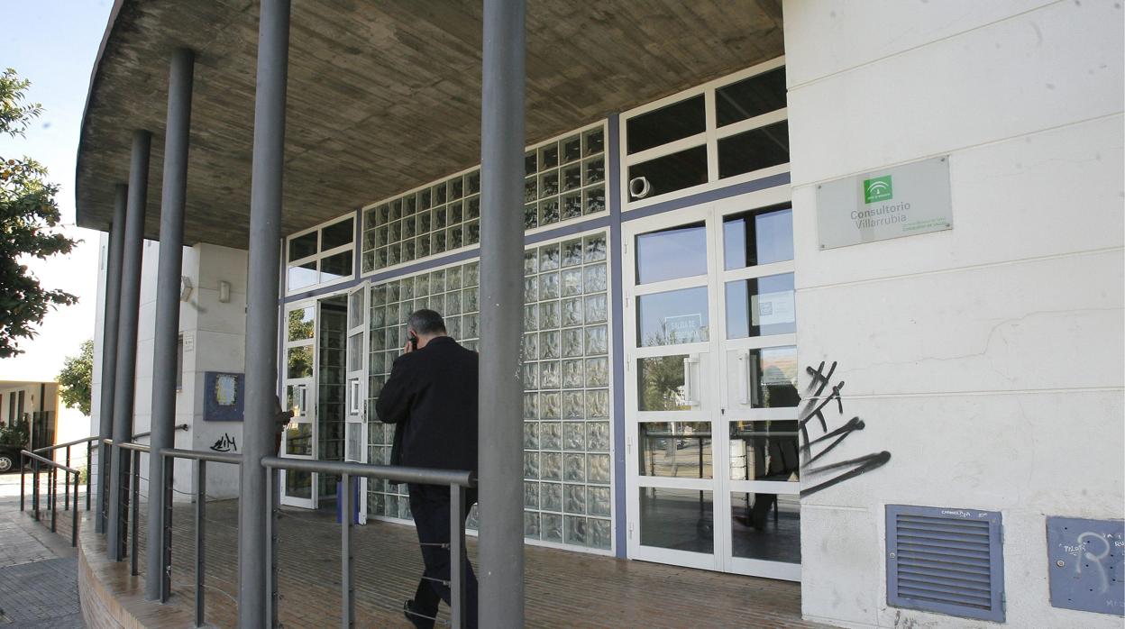 El suceso ha ocurrido frente a las puertas del centro de salud de Villarrubia