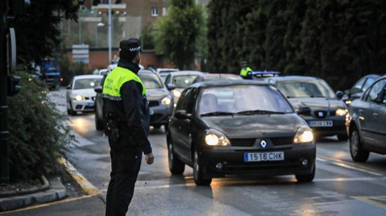 Un control policial en la ciudad de Granada