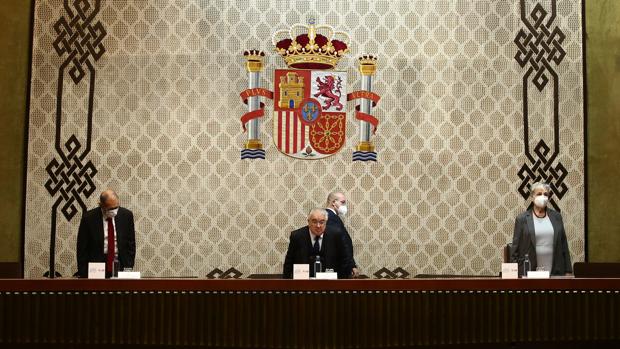 El Constitucional admite a trámite el recurso contra el decreto de simplificación de la Junta de Andalucía