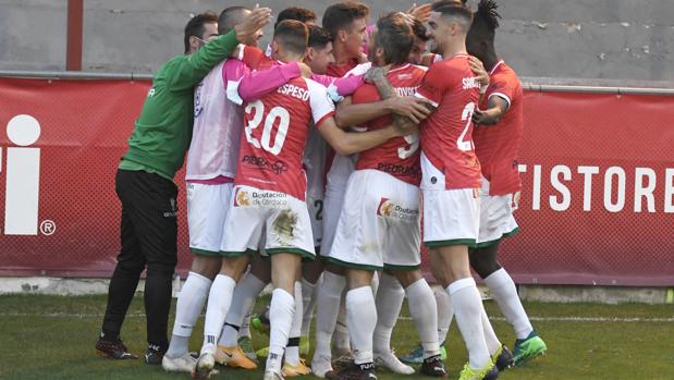 ¿Desde cuándo no era líder el Córdoba CF? ¿Cuándo ganó las dos primeras jornadas por última vez?