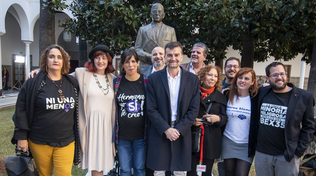 Teresa Rodríguez junto a Antonio Maíllo, Pilar Távora y Pilar González Modino cuando Adelante Andalucía llegó al Parlamento