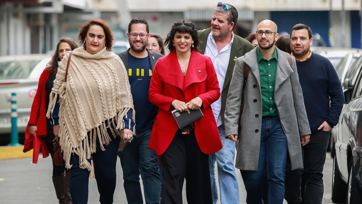 Teresa Rodríguez junto a los miembros de Anticapitalistas el día que se marcharon de Podemos