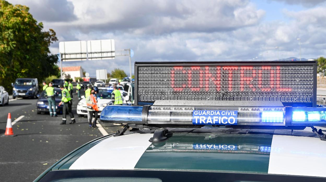 Control de la Guardia Civil en el cierre perimetral de Granada