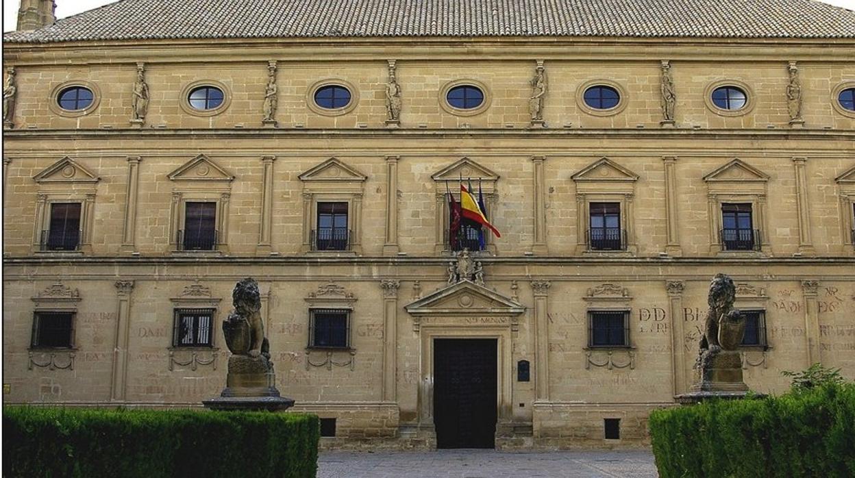 Ayuntamiento de la ciudad de Úbeda, donde se sublevaron 12 carlistas.