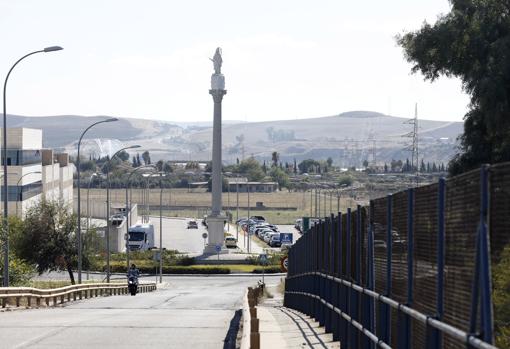 Parque Joyero de Córdoba, con la Variante Oeste al fondo