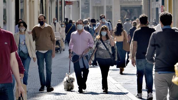 Andalucía baraja adelantar el toque de queda a las siete de la tarde a partir del lunes