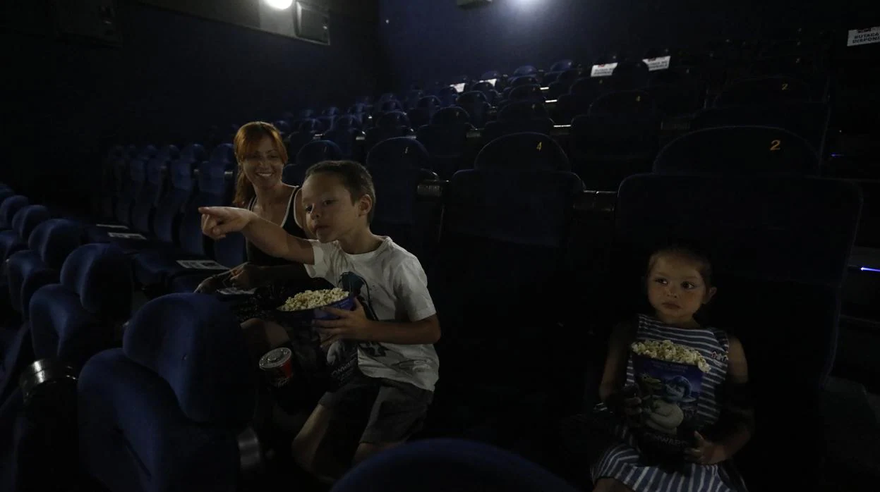 Espectadores en un cine de Córdoba