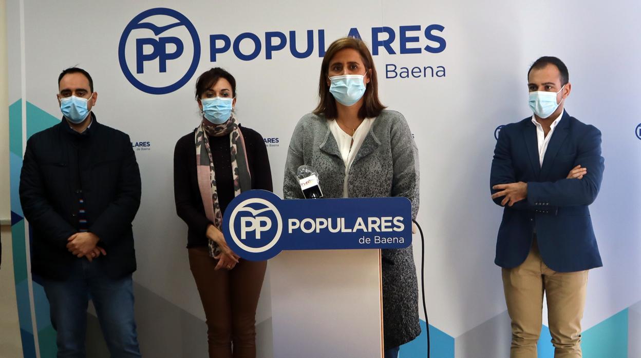 Cristina Piernagorda, este viernes en una rueda de prensa junto a dirigentes del PP