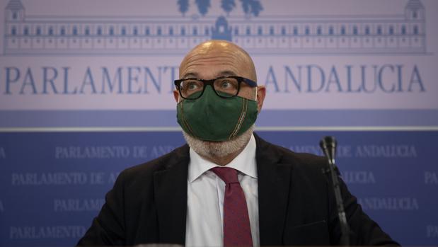 Vox asegura que no va a dejar caer el Gobierno del PP en Andalucía