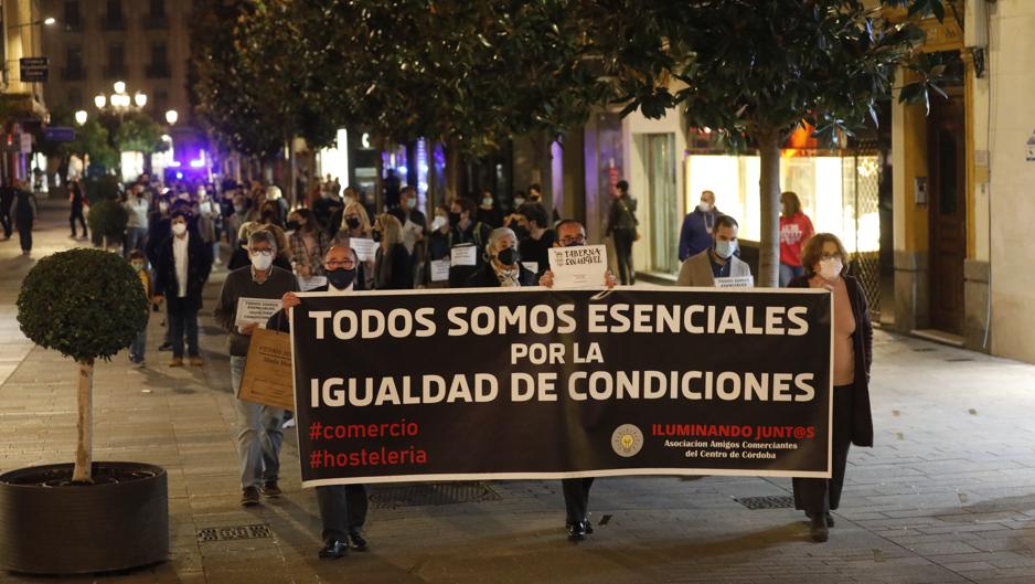 Los comerciantes del Centro de Córdoba, en su protesta: «Con estas limitaciones, muchos cerraremos»