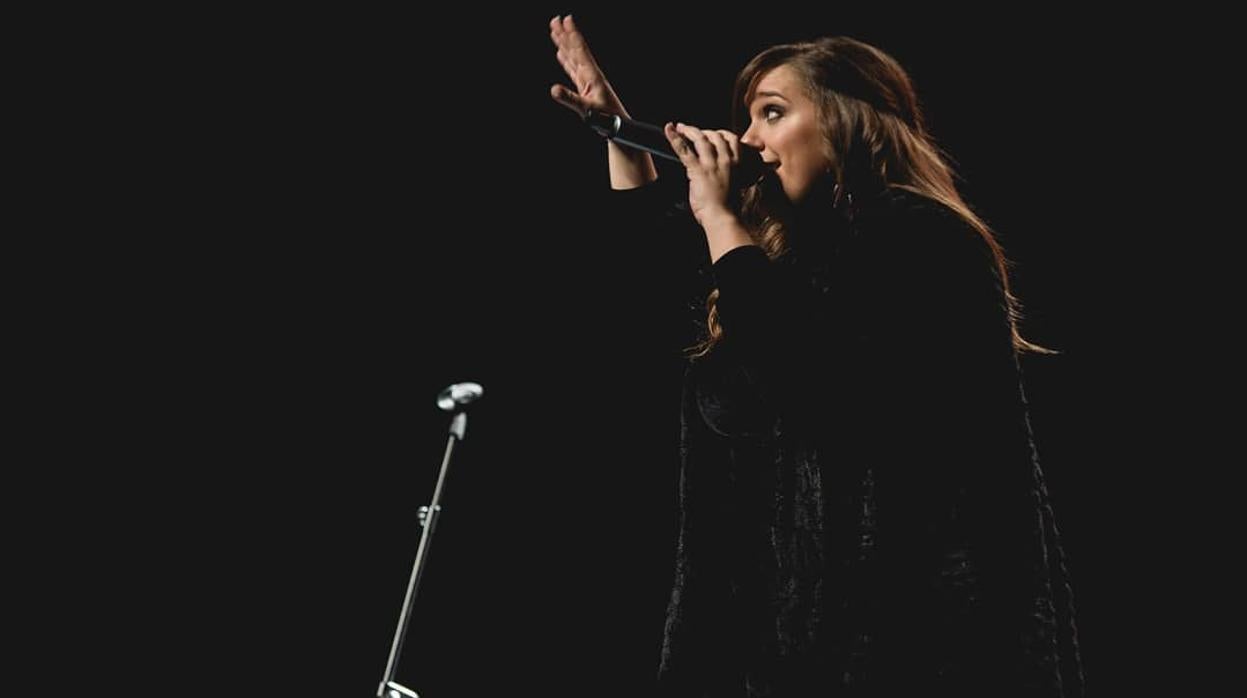 La cantaora cordobesa Sara Corea, durante un concierto