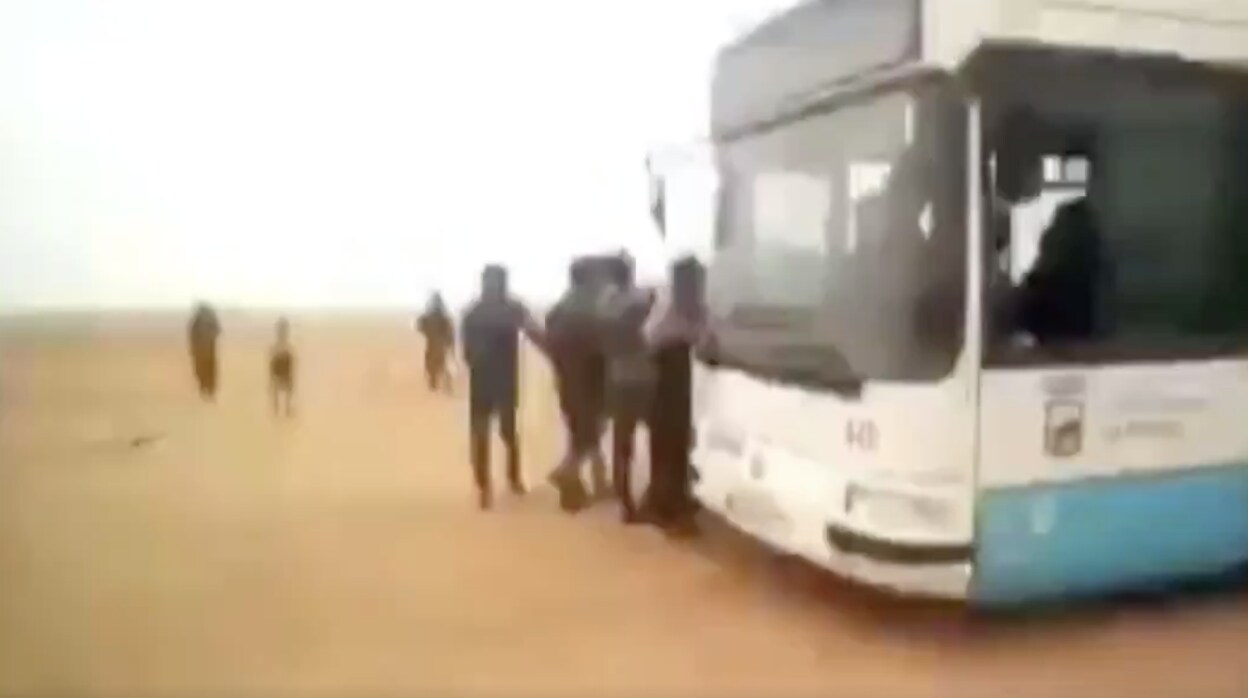 Uno de los autobuses usados en el Sáhara