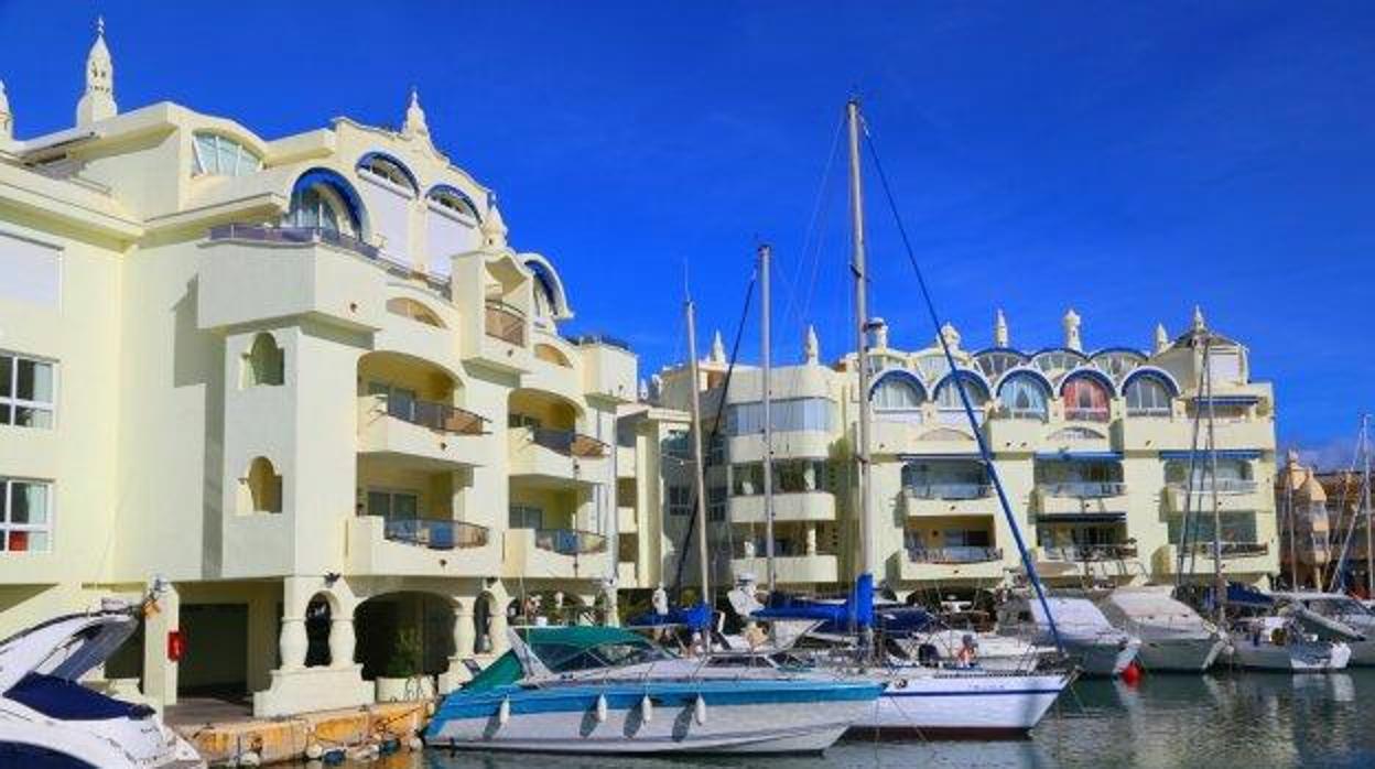 Los empresarios denunciaron a los responsables de Puerto Marina