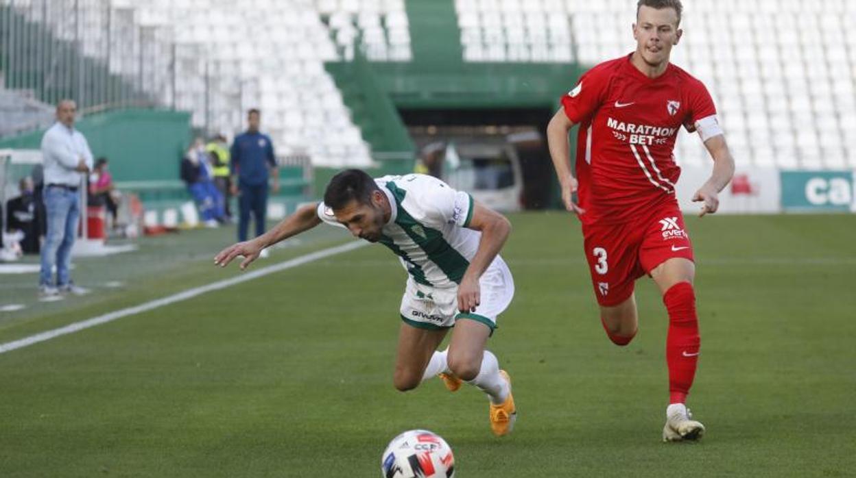 Carlos Valverde en el partido ante el Sevilla Atlético