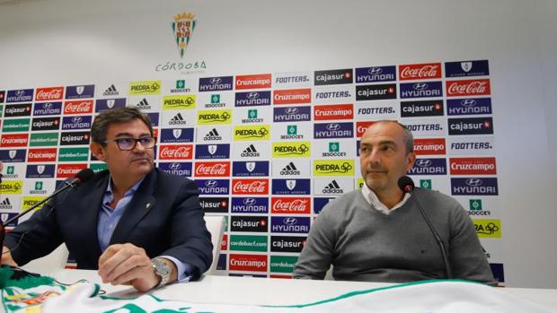 Córdoba CF | La encrucijada de Juan Sabas ante el Linares Deportivo