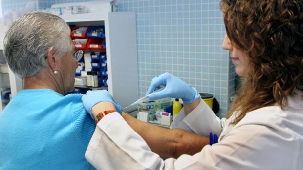 Vacuna contra el neumococo en Andalucía, otra forma de luchar contra el coronavirus