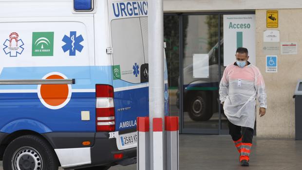 Los hospitalizados en el Reina Sofía de Córdoba por Covid-19 vuelven a bajar del 20 por ciento