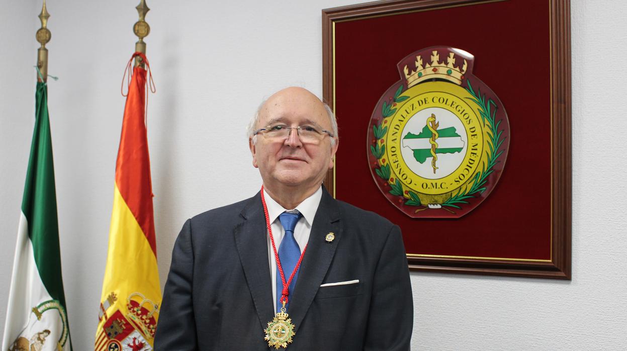 El doctor Antonio Aguado Núñez-Cornejo, del colegio de Médicos de Huelva