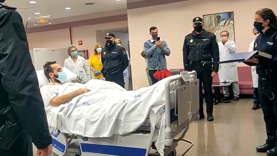 Sale del hospital el policía gravemente herido al ser arrollado por un narco en Algeciras