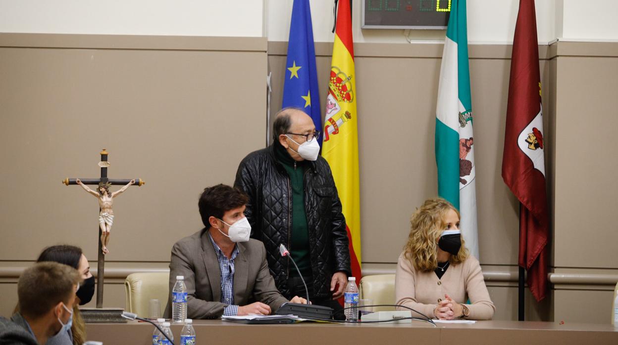 Un momento del Pleno en el Ayuntamiento de Baena