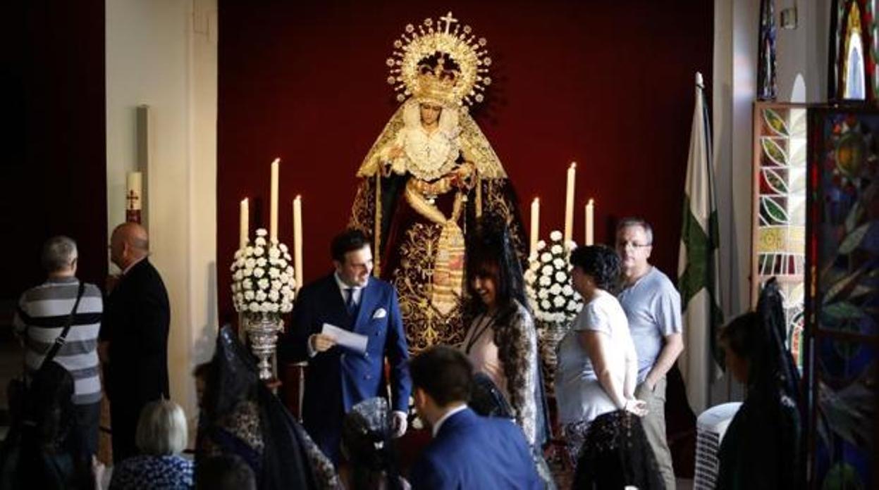 Acto en el interior de la parroquia de Nuestra Señora de la Aurora