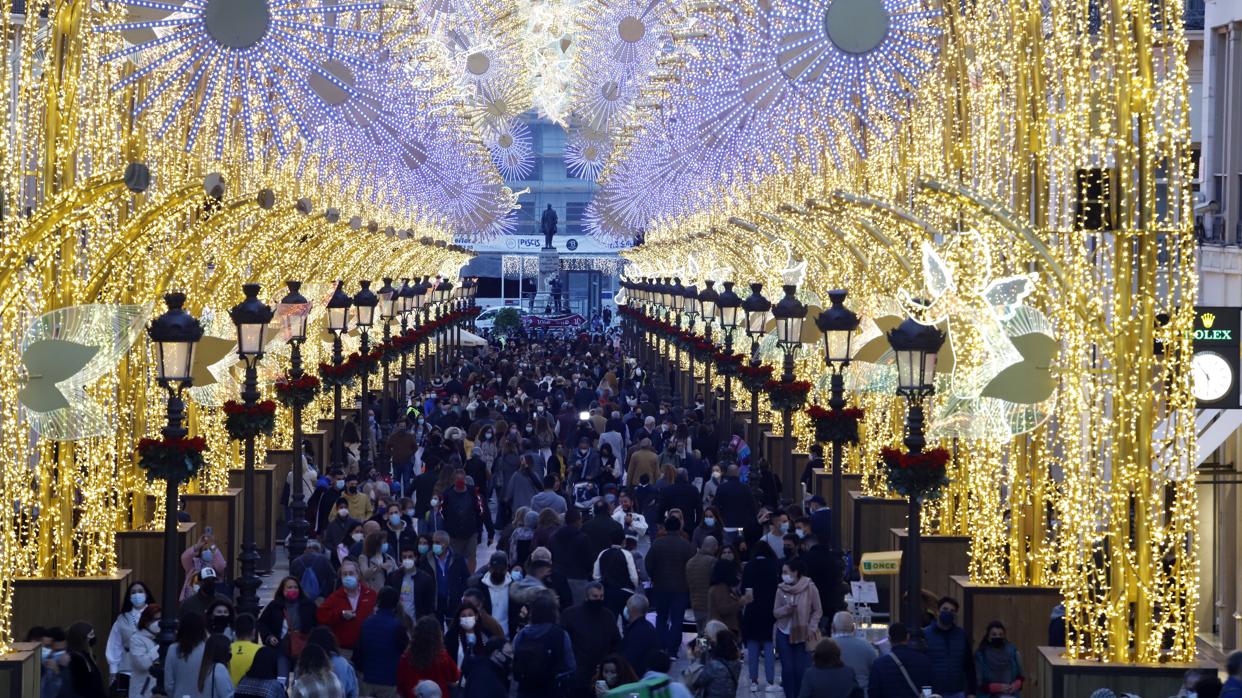 Las concentraciones de personas, como ocurrió en la inauguración de las luces navideñas en Málaga, son una situación de peligro para los contagios