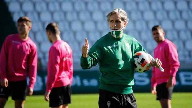 Pablo Alfaro, entrenador del Córdoba: «Habrá cambios, pero será en beneficio del equipo»