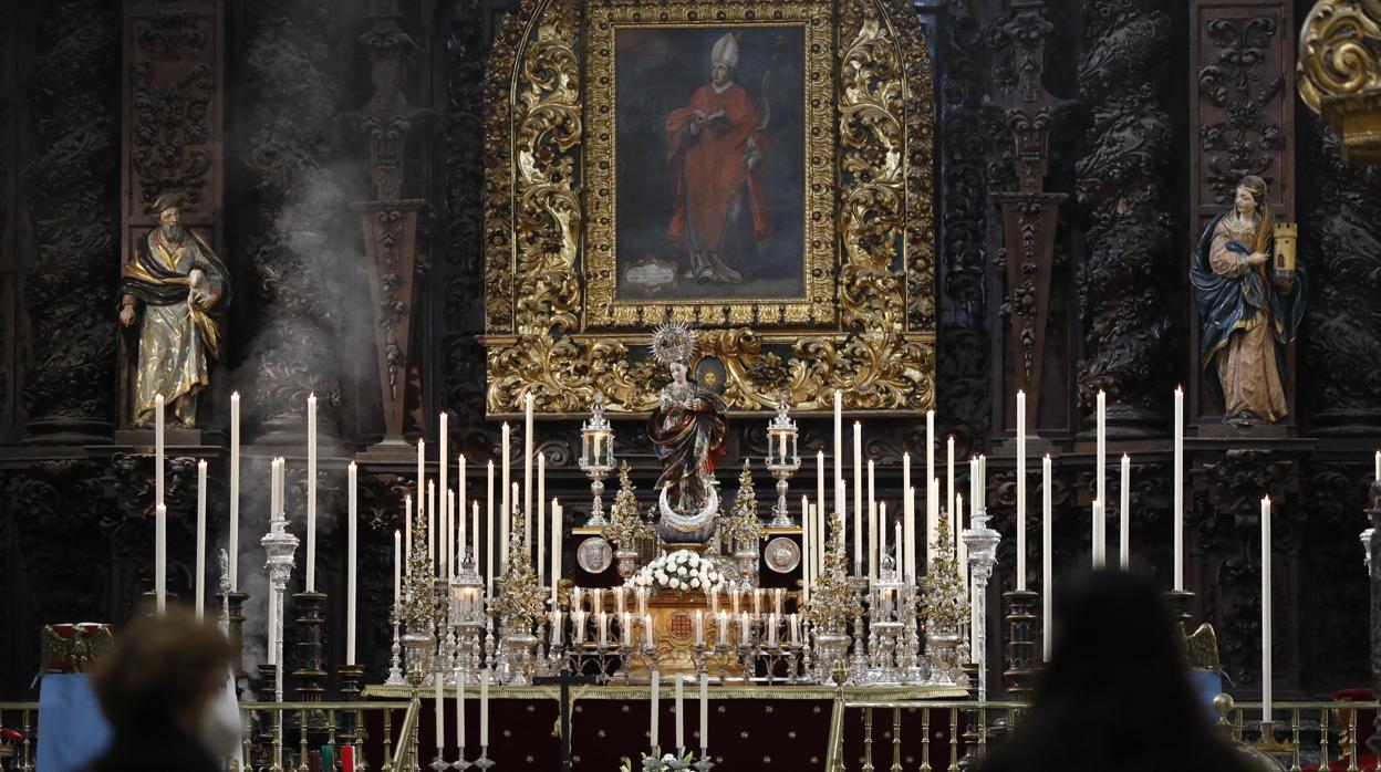 Altar de cultos de la Inmaculada Concepción en la Compañía