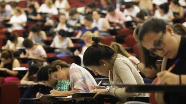 Educación abre hoy el plazo de inscripción para las oposiciones a más de 6.000 plazas de profesores