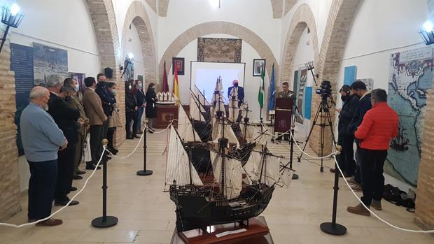 Defensa inaugura en La Rambla una muestra sobre el quinto centenario de la vuelta al mundo en barco