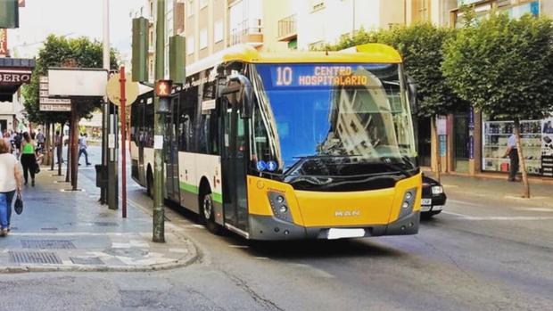 Exigen 10 millones de euros al Ayuntamiento de Jaén por la rescisión unilateral del servicio de autobuses