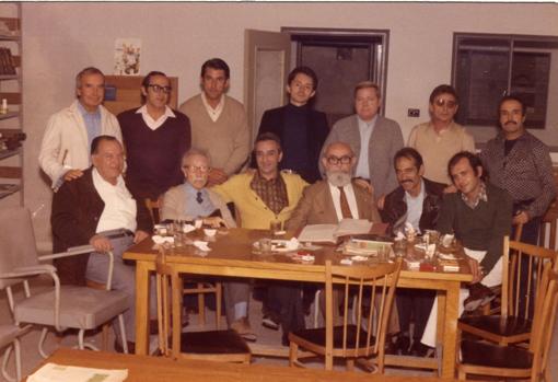 Vicente Núñez, con miembros del grupo Cántico