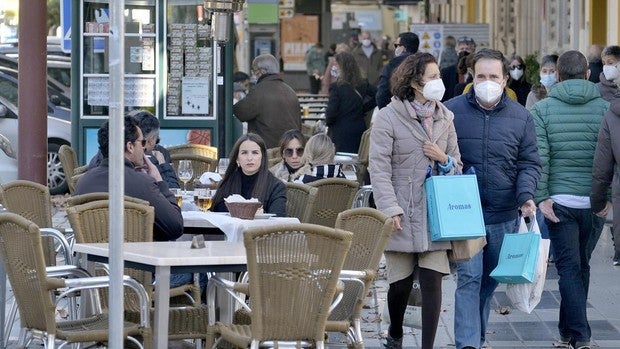 La Junta de Andalucía revisa este lunes las medidas y restricciones vigentes en Navidad