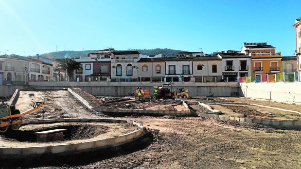 Comienzan los trabajos del nuevo parque infantil de Priego de Córdoba