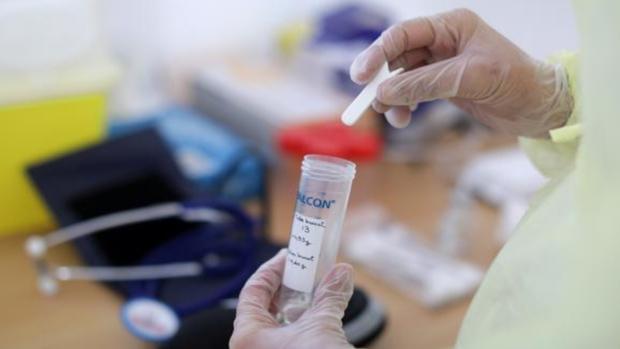 Salud hará 140.000 test de coronavirus a los profesores de Andalucía para la vuelta a clase