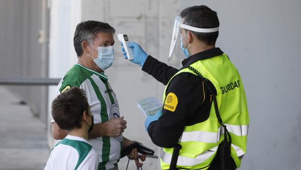 ¿Quieres ver el Córdoba CF - Getafe? Quedan mil entradas y así se accederá al estadio